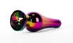X-MEN fenékdugó Secret Shine Metal Butt Plug Rainbow M - szivárvány színben, szivárványos kővel, M-méretben, vízálló, fém (11.2 cm)