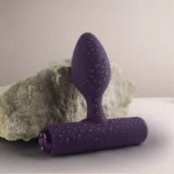Vibrátoros fenékdugó Rocks-off Nova Solaris Purple - vízálló