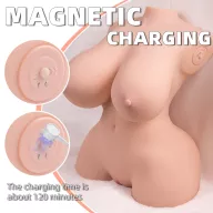 MISTRESS maszturbátor Tiny - realisztikus, testszínű, vibrátoros, vaginával, mellekkel, ülő pozícióban, akkumulátoros, vízálló