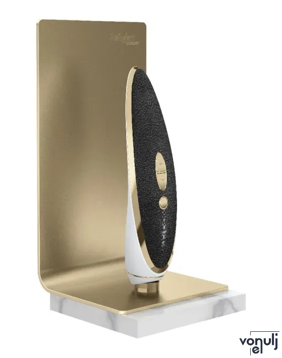 SATISFYER léghullámos csiklóizgató Luxury Haute Couture - fekete-arany színben, vízálló, akkumulátoros