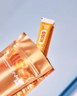 YESFORLOV stimuláló ajakbalzsam Oral Pleasure Lip Balm KISS Tube 15 ml - pároknak, orális szexhez, stimuláló hatással