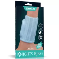 LOVETOY péniszmandzsetta Vibrating Ridge Knights Ring - kék színben, vibrációs funkcióval, barázdált stimuláló felszínnel, vízálló, elemes