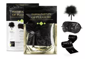BIJOUX INDISCRETS szett Instruments Of Pleasure Green - szemmaszk, masszázsgyertya, masszázsgél, nyakkendő, kötöző, fekete színben