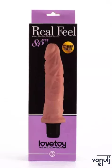 LOVETOY élethű vibrátor 8.5'' Real Feel Cyberskin Vibrator - realisztikus, vízálló, elemes, cyberskin (21 cm)