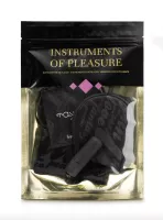 BIJOUX INDISCRETS szett Instruments Of Pleasure Purple - elemes minivibrátor, síkosító, maszk, kötöző, fekete színben