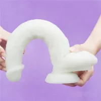 LOVETOY élethű dildó 10,5" LUMINO PLAY - extra nagy méretű, herékkel, rugalmas, letapasztható, sötétben világít, szilikon (26,9 cm)