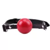 CHISA NOVELTIES szájpecek Red Ball Gag - fekete-piros színben, fetish játékokhoz