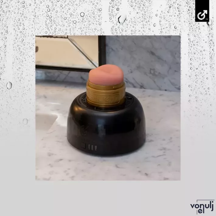 FLESHLIGHT levegős szárító állvány Air - fekete színben, Fleshlight maszturbátorokhoz, gyűrűs adapterekkel, elektromos