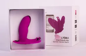 REALOV csiklóizgatós vibrátor  - Lydia I Smart Butterfly Vibe Purple - lila színben, vízálló, okos, akkumulátoros, ingyenes applikációval