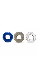 BLUSH péniszgyűrű szett Stay Hard Triple Stretch 3 pack Cockring - 3 eltérő színben, különböző stimuláló felszínnel, vízálló, vibráció nélküli